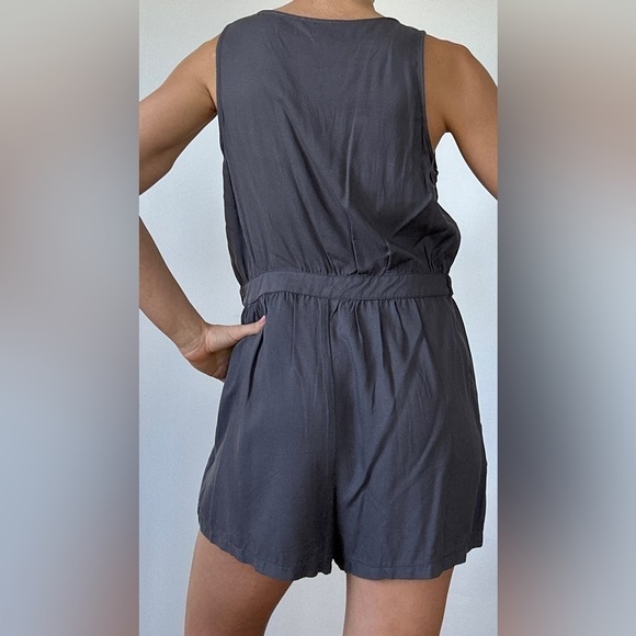 FOREVER21 Grey Romper size S - Picture 5 of 5